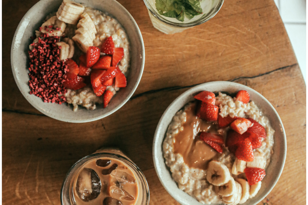 Strawberry Banana oatmeal - Healthy and Quick Breakfast Ideas!