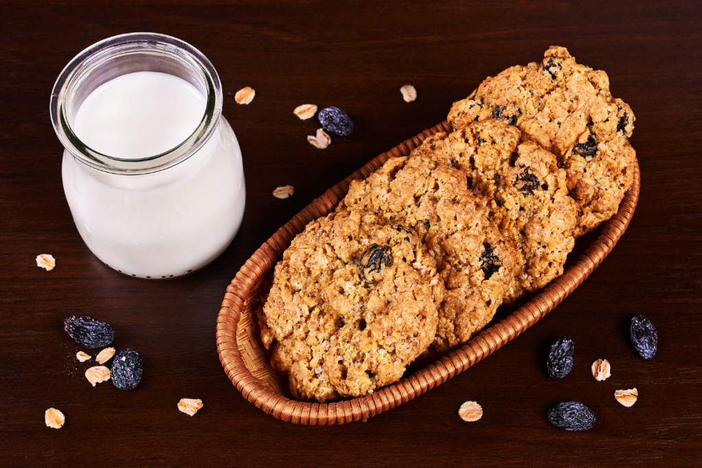 Oatmeal raisin Cookies- Yummy and Healthy Low Calorie Dessert Ideas to Maintain Weight Loss! 