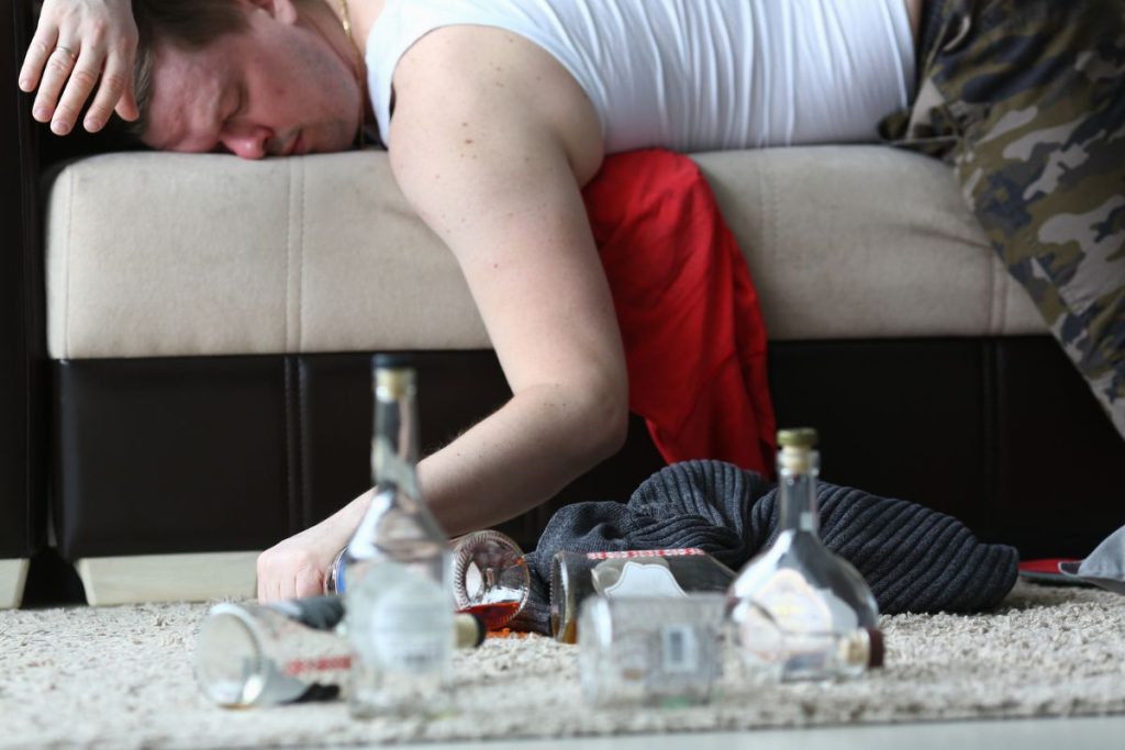 Binge Drinking- Top 3 Negative Impacts of Alcohol on the Body and Health!