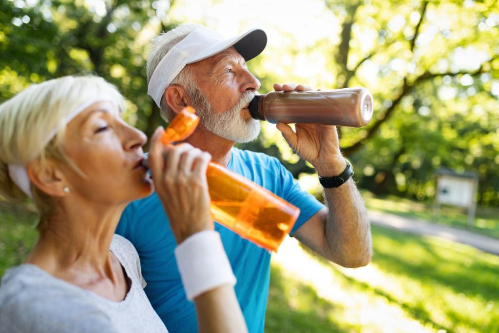 Elderly- The 7 Amazing Advantages of Staying Hydrated!